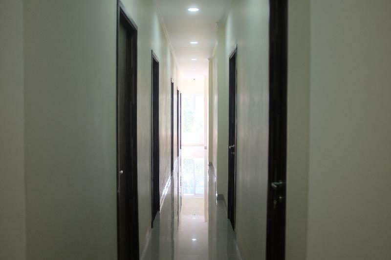 เรดดอร์ซ พลัส เนียร์ มอลล์จิปุตรา Hotel จาการ์ตา ภายนอก รูปภาพ